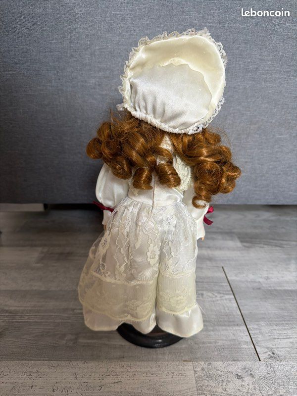 Poupée porcelaine mariée (image 2)