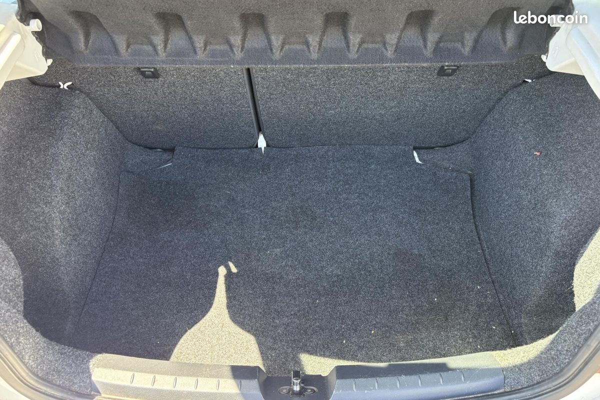 Seat ibiza 1.2 tdi 75 style (image 21)
