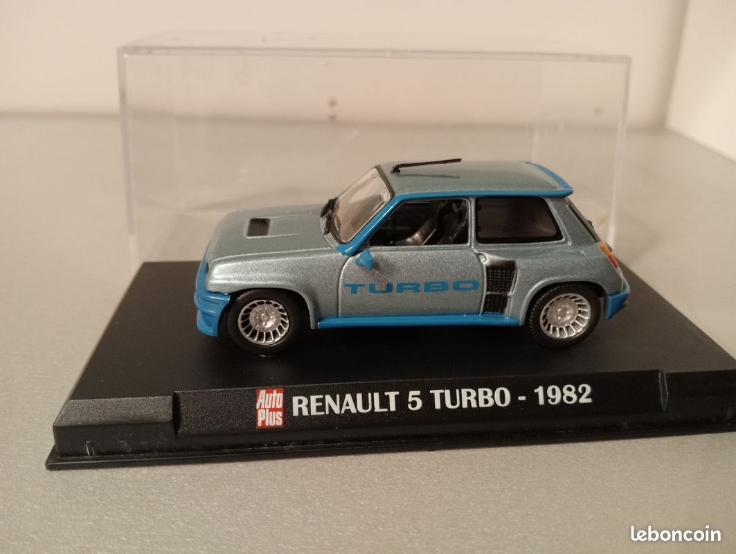 RENAULT 5 TURBO BLEU METALISE - 1982 1/43 en boite d origine neuf prix de 21.00 euros + 6.90 de frais de port en colissimo règlement par chèque (image 1)