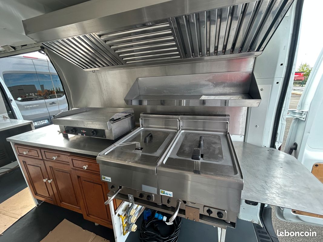 SMaster food truck 130 cv attelage 15000 kms d origine 23300 EUROS HT GARANTIE 12 MOIS (image 9)