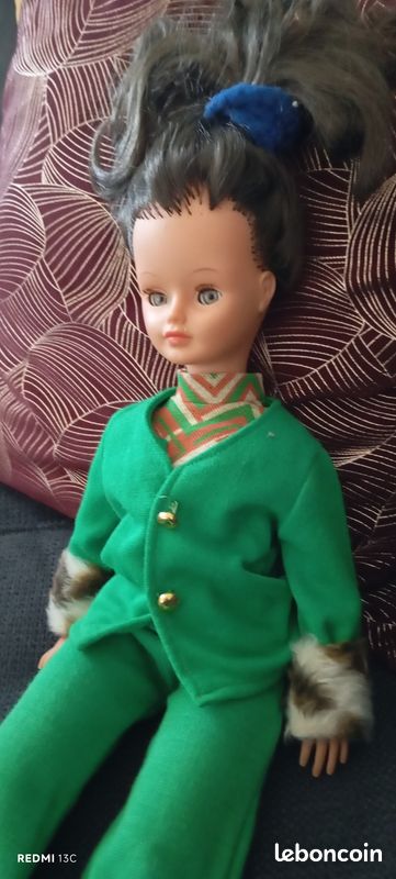 poupee cathie bella et sa garde robe