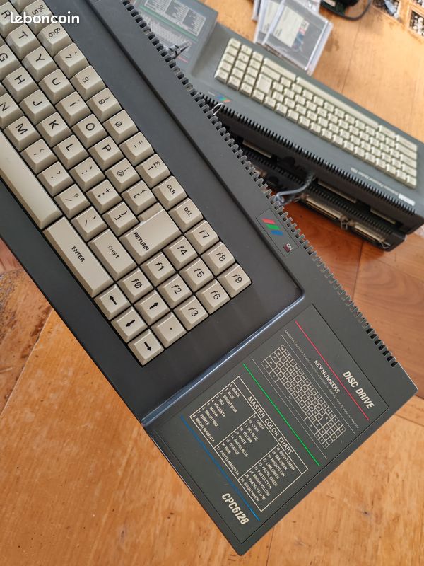 Amstrad Cpc 6128 clavier 128Ko AZERTY 100 % | France