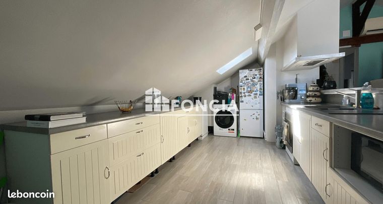 https://img.leboncoin.fr/api/v1/lbcpb1/images/83/6a/86/836a86eb77ed1c4114d95861fe99120ec8b90cd9.jpg?rule=ad-image