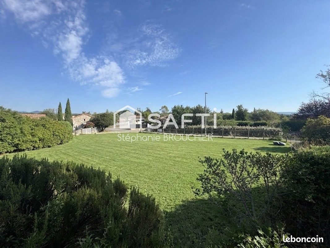 Terrain 570 m² · à Vogüé · 570 m² · 66 000 €