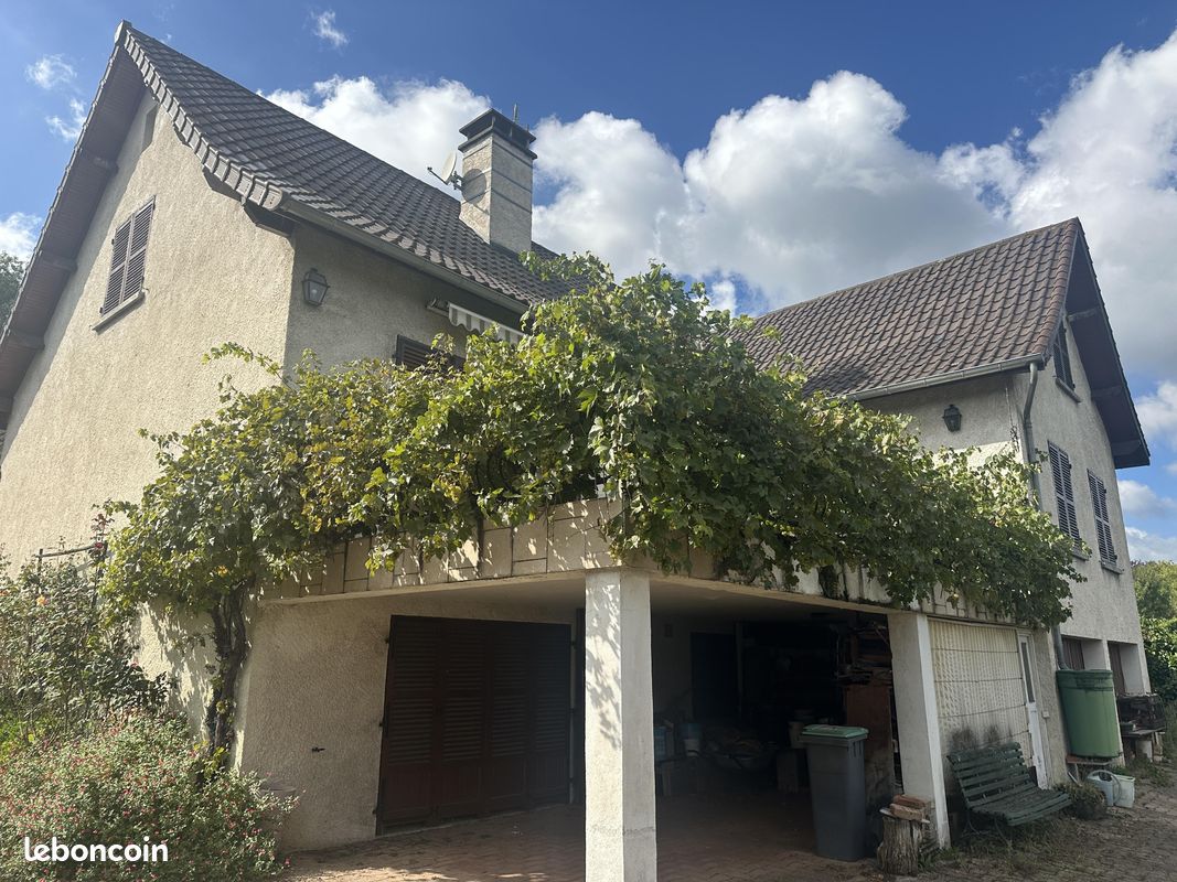 Maison 11 pièces 280 m² · à Romagnat · 280 m² · 350 000 €