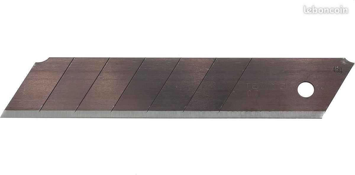 Tajima Lames de rechange pour cutter (largeur 18 mm, 10 pièces dans une boîte, pour carton, cuir, film, cloisons sèches, lames de rechange) LCB50SN