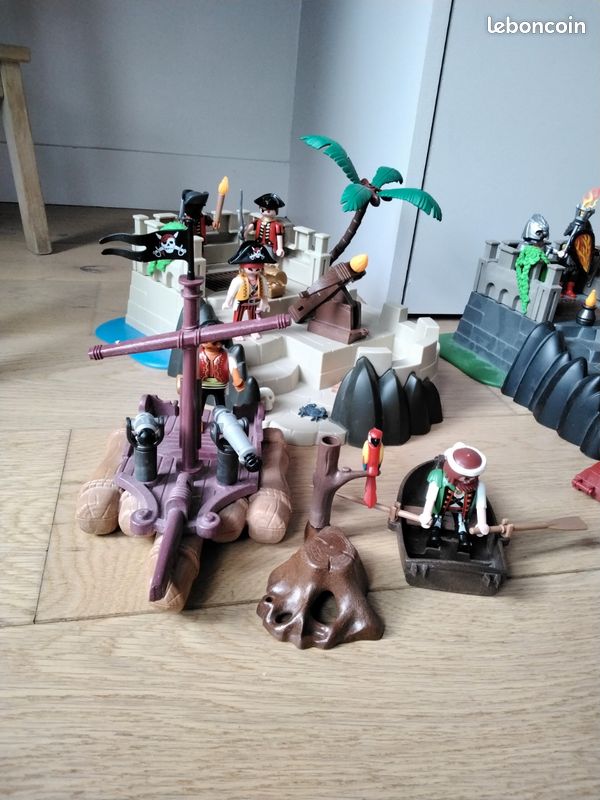 Playmobil pirates, chevaliers,far west (image 2)
