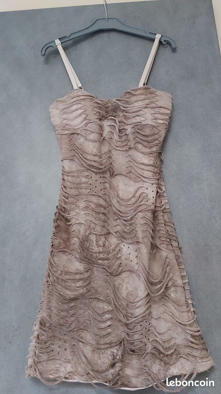 Robe (image 1)