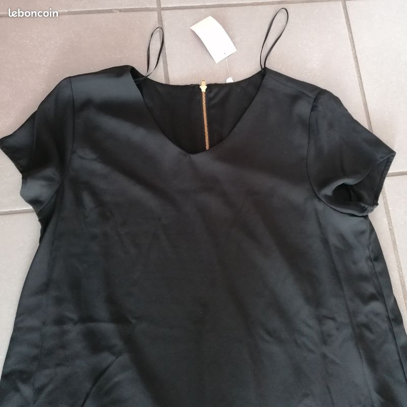 Robe noire avec doublure neuve T. 38 (image 3)