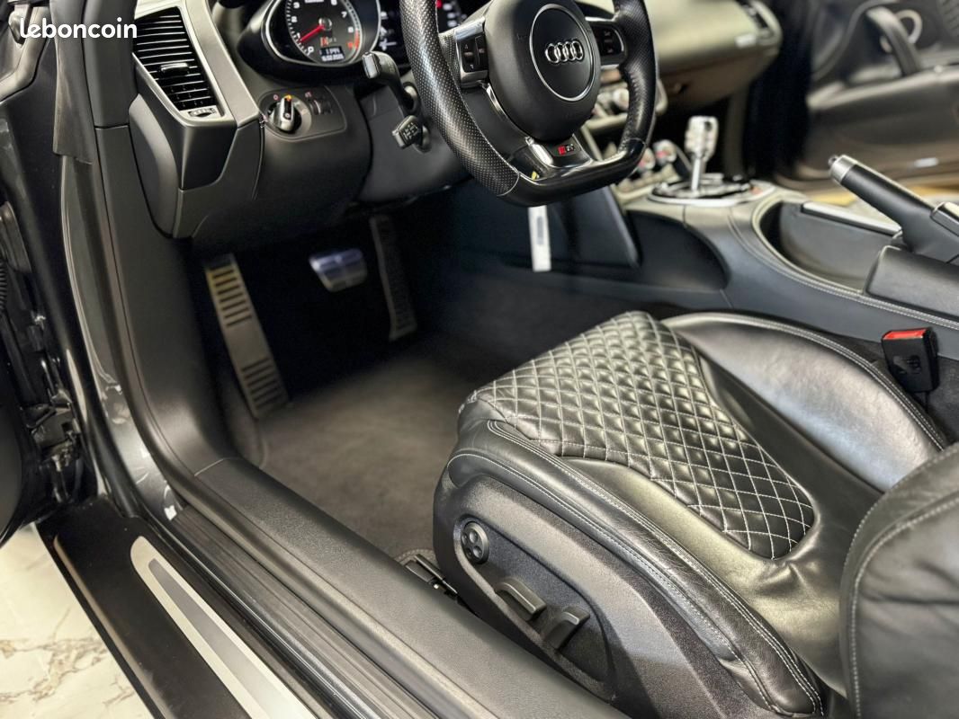Audi R8 Coupé (2) 4.2 V8 FSI 430 S tronic 7 (image 18)