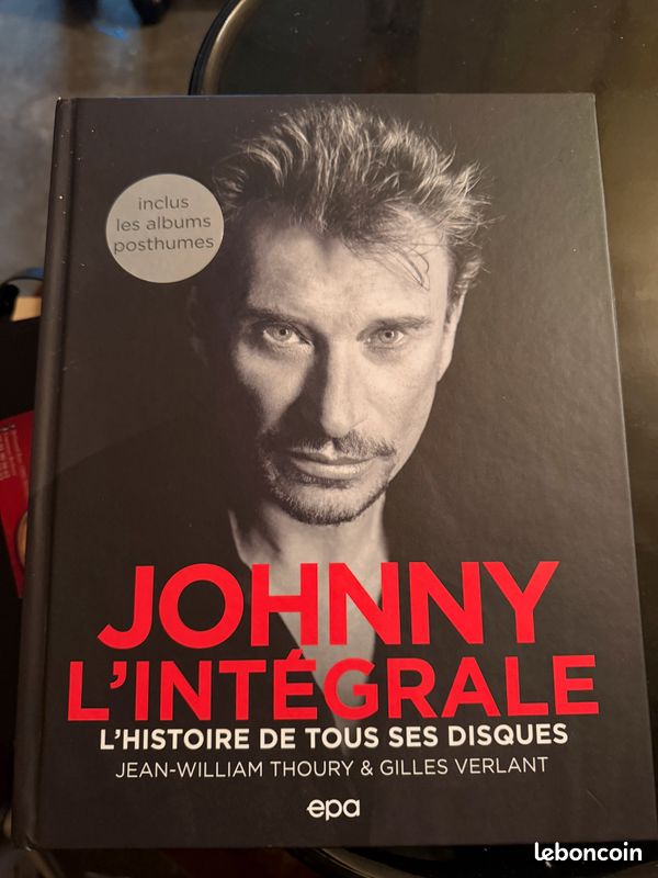 JOHNNY HALLYDAY – Lot CD + Livre collector (image 3)