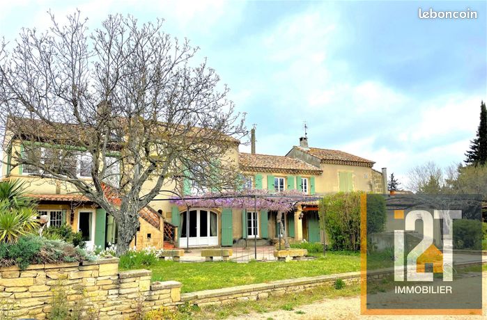 Villa 7 pièces 220 m²