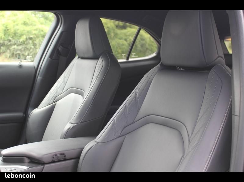 Lexus UX 250h F SPORT Design 2WD (image 18)