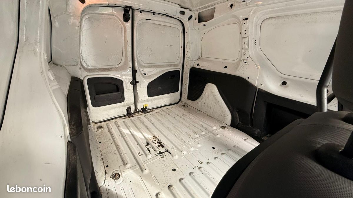 Peugeot Partner utilitaire (image 7)