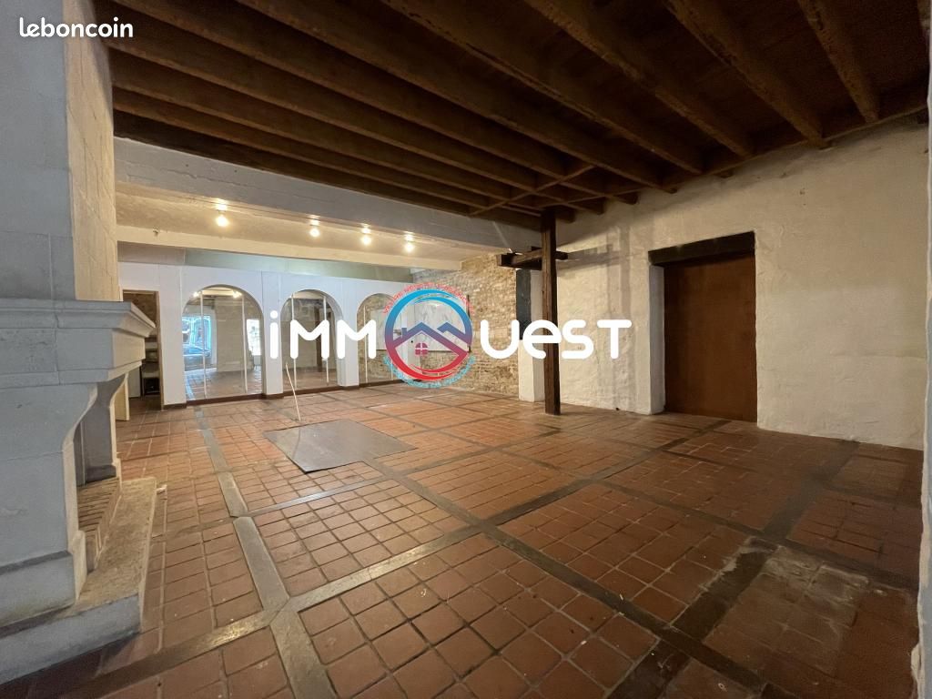 Local commercial 180 m² - Bureaux & Commerces