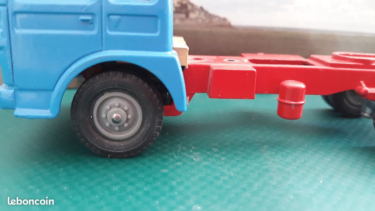 C105 Solido Démontable Transformé Camion Saviem SM 300 V8 #25 Turquoise