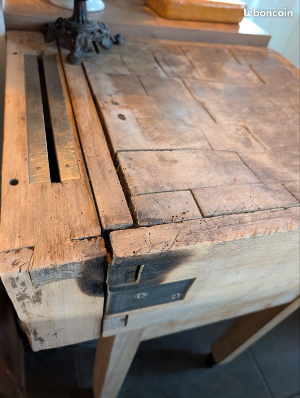 Beau Billot De Boucher En Bois – H 82 X L 60 X P 62 Cm – État Correct, Marques D'usage