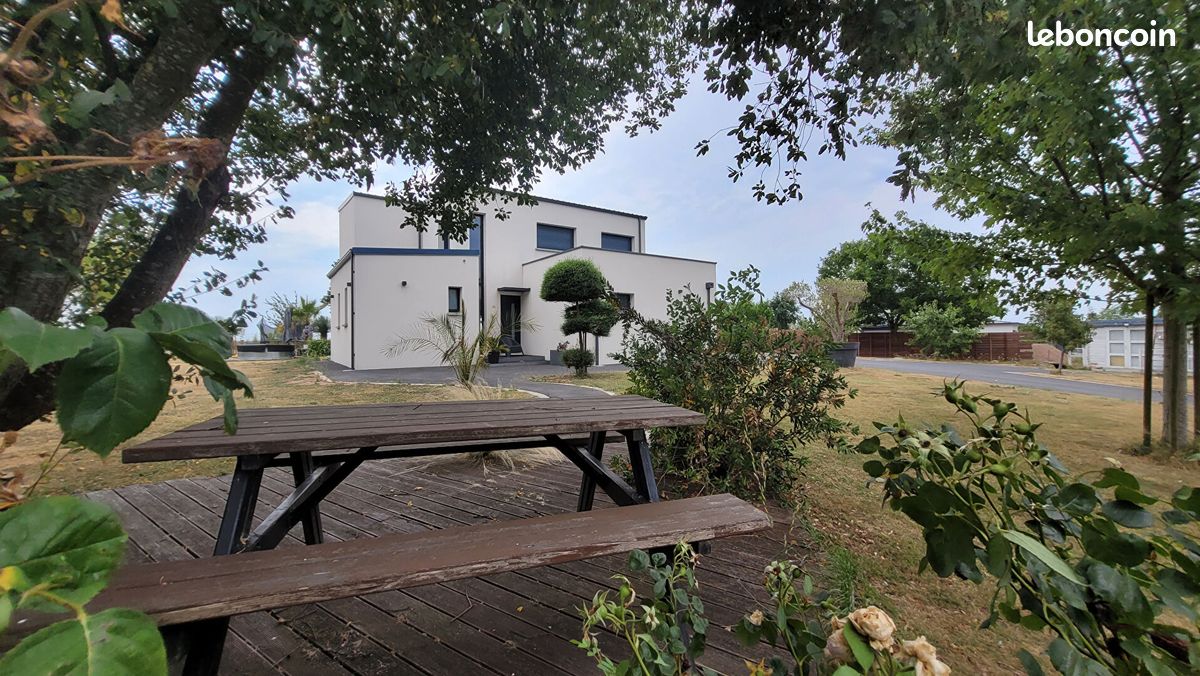 Maison 6 pièces 158 m² · à Saint-Planchers · 158 m² · 573 000 €