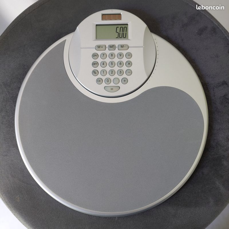 Calculatrice solaire et tapis de souris (image 1)