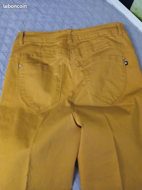 Pantalon droit Breal colorie moutarde taille 36 Vêtements
