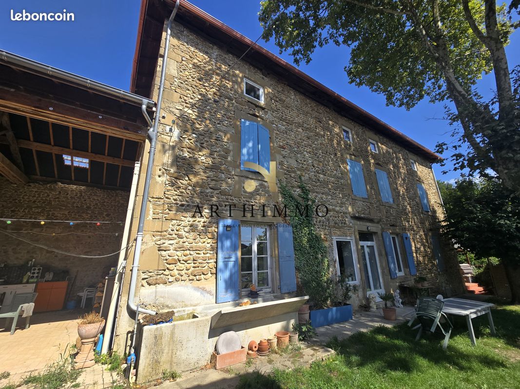 Maison 5 pièces 182 m² · à Saint-Michel-sur-Savasse · 182 m² · 195 000 €