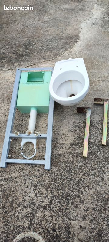 WC suspendu, bâti, châssis, encadrement, cuvette, déclencheur (image 1)