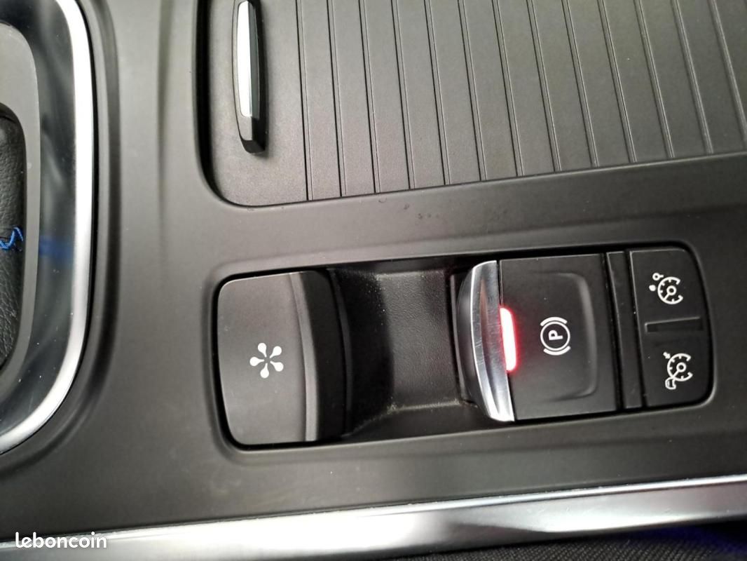 Renault Mégane IV BERLINE Blue dCi 150 EDC GT-Line (image 24)