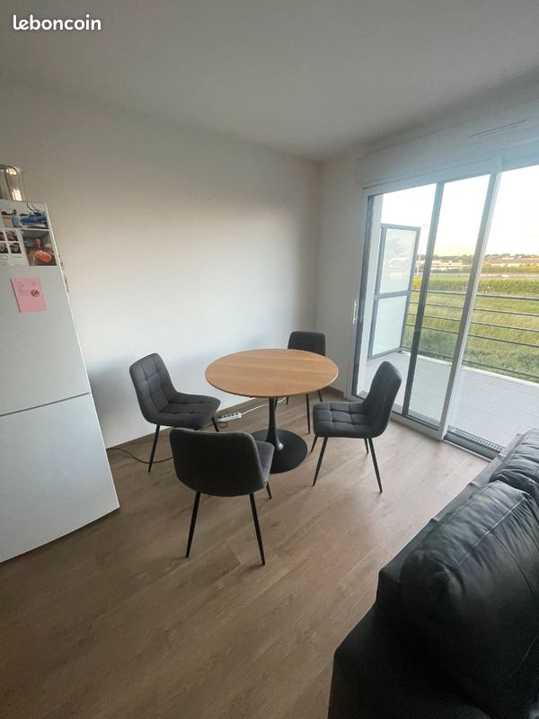 Appartement 2 pièces 45 m² · à Larmor-Plage · 45 m² · 850 €/mois
