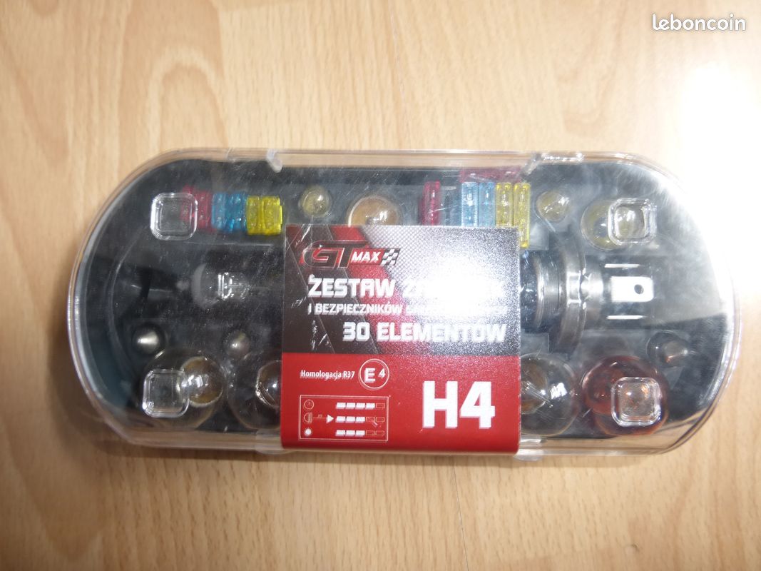 Boite des ampoules pour la voiture ancienne H4 (image 1)