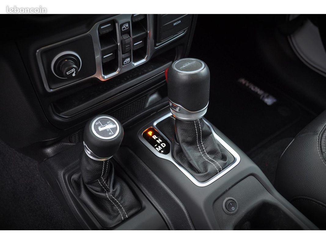 JEEP GLADIATOR 3.0 V6 MultiJet - 264 - BVA PICK UP DOUBLE CABINE Overland Launch Edition (image 19)