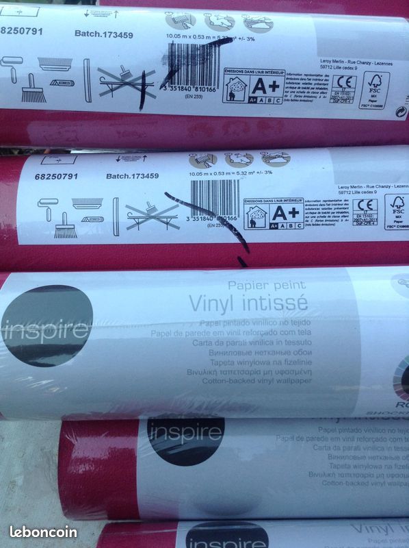 Papier-peint intisse rose shocking n°3 (image 2)