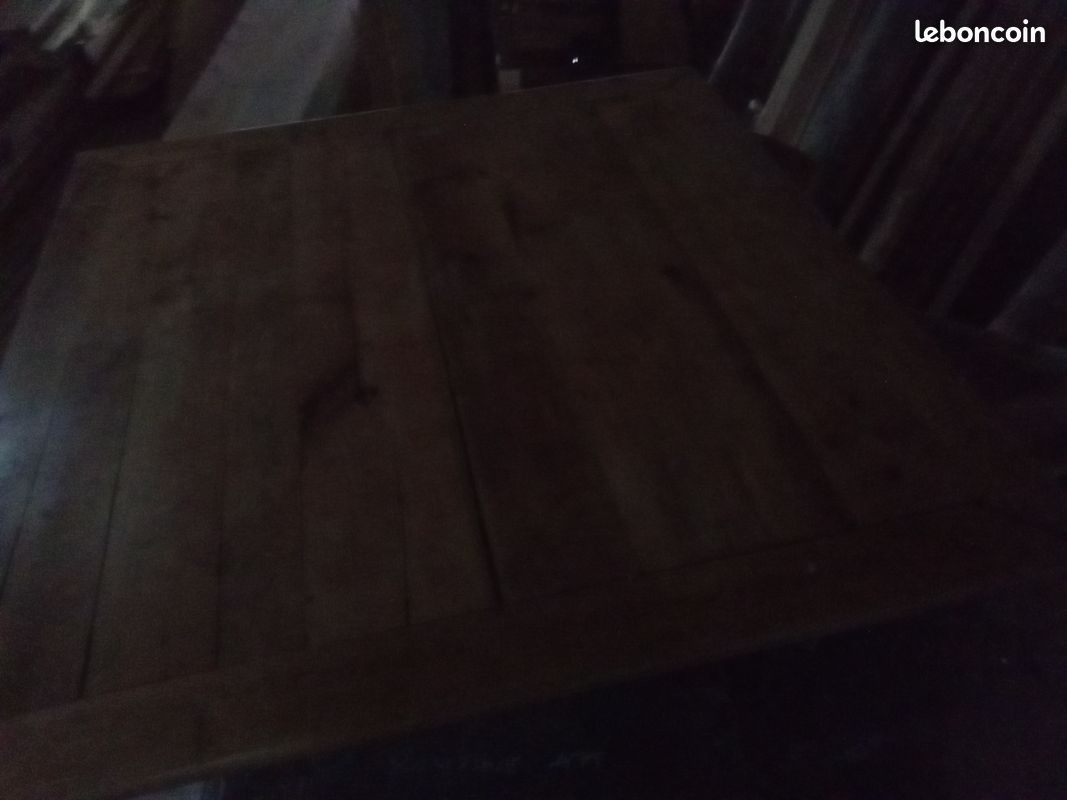 Table de salon en merisier massif (image 1)
