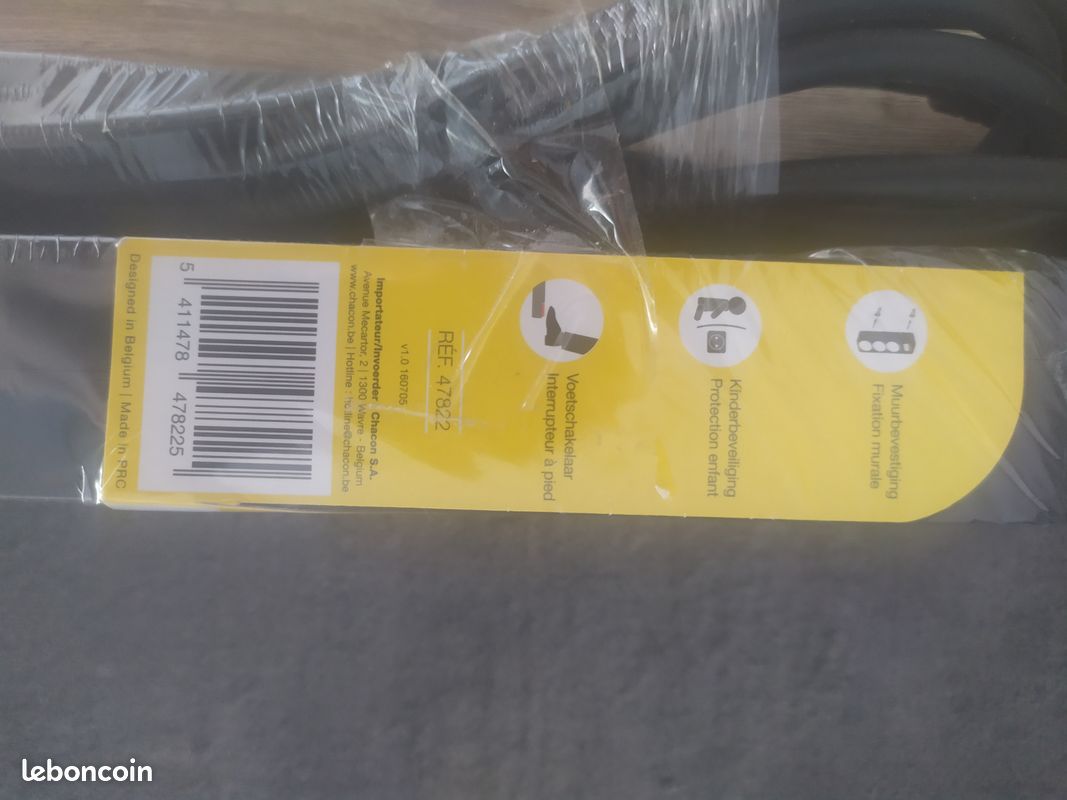 Bloc multiprise 8 prises 16A avec interrupteur - cable: 5m - Noir (image 3)