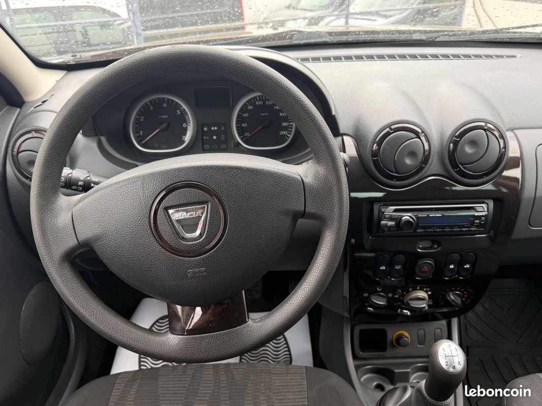 DACIA DUSTER 1.5dci 85 2eme main tres propre (image 9)