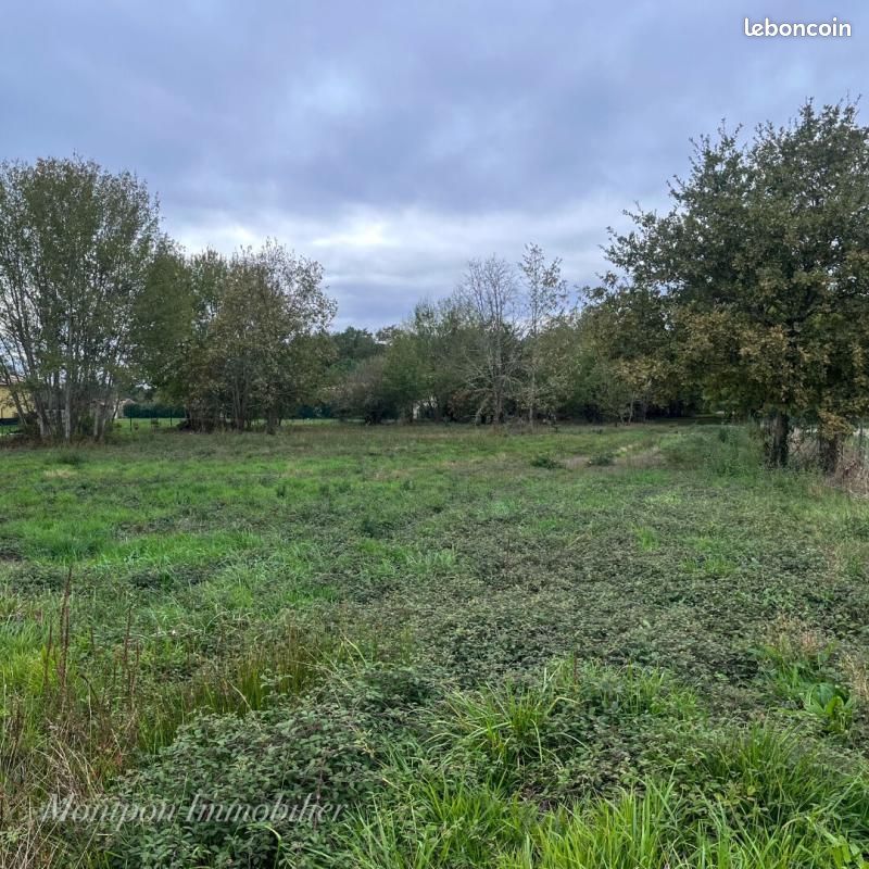 Terrain 1335 m² · à Montpon-Ménestérol · 28 500 €