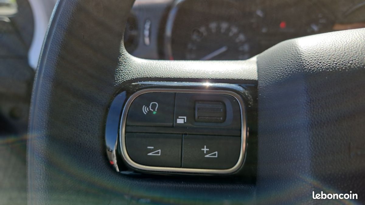 Citroën C3 SOCIETE BLUEHDI 100 SS BVM6 FEEL (image 18)