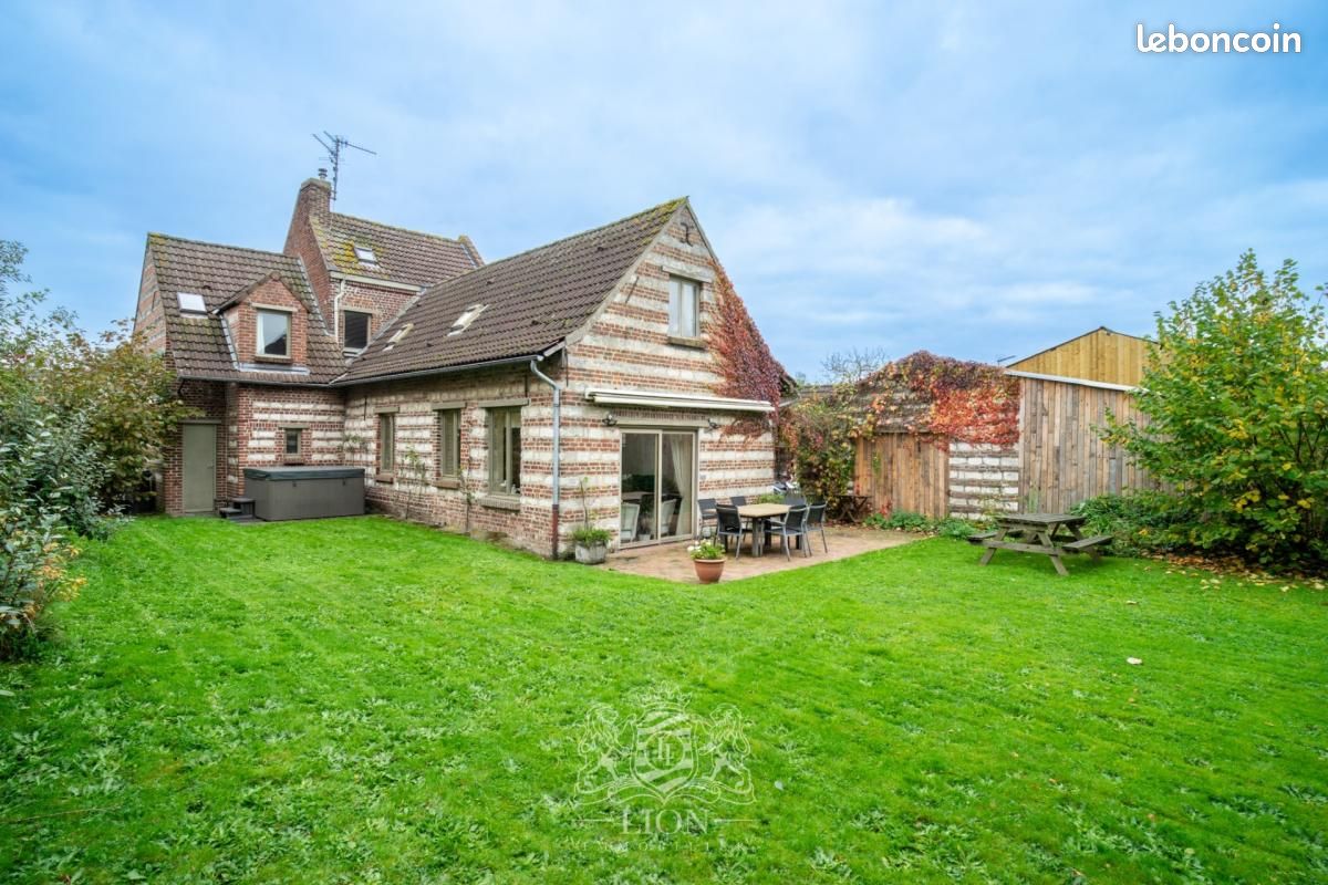 Maison 7 pièces 249 m² · à Villeneuve-d'Ascq · 249 m² · 670 000 €