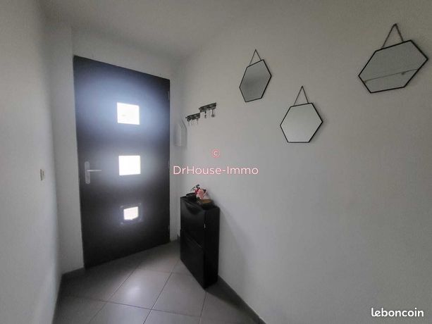 https://img.leboncoin.fr/api/v1/lbcpb1/images/83/9b/83/839b83bf2a2b4d3655c4a0959a1f41df6e894462.jpg?rule=ad-image
