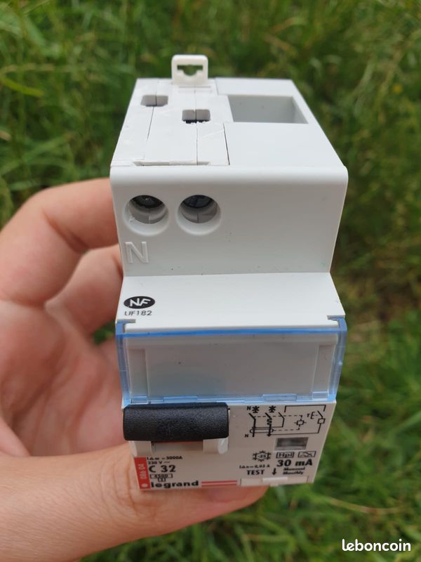 Disjoncteur différentiel : Legrand (image 2)