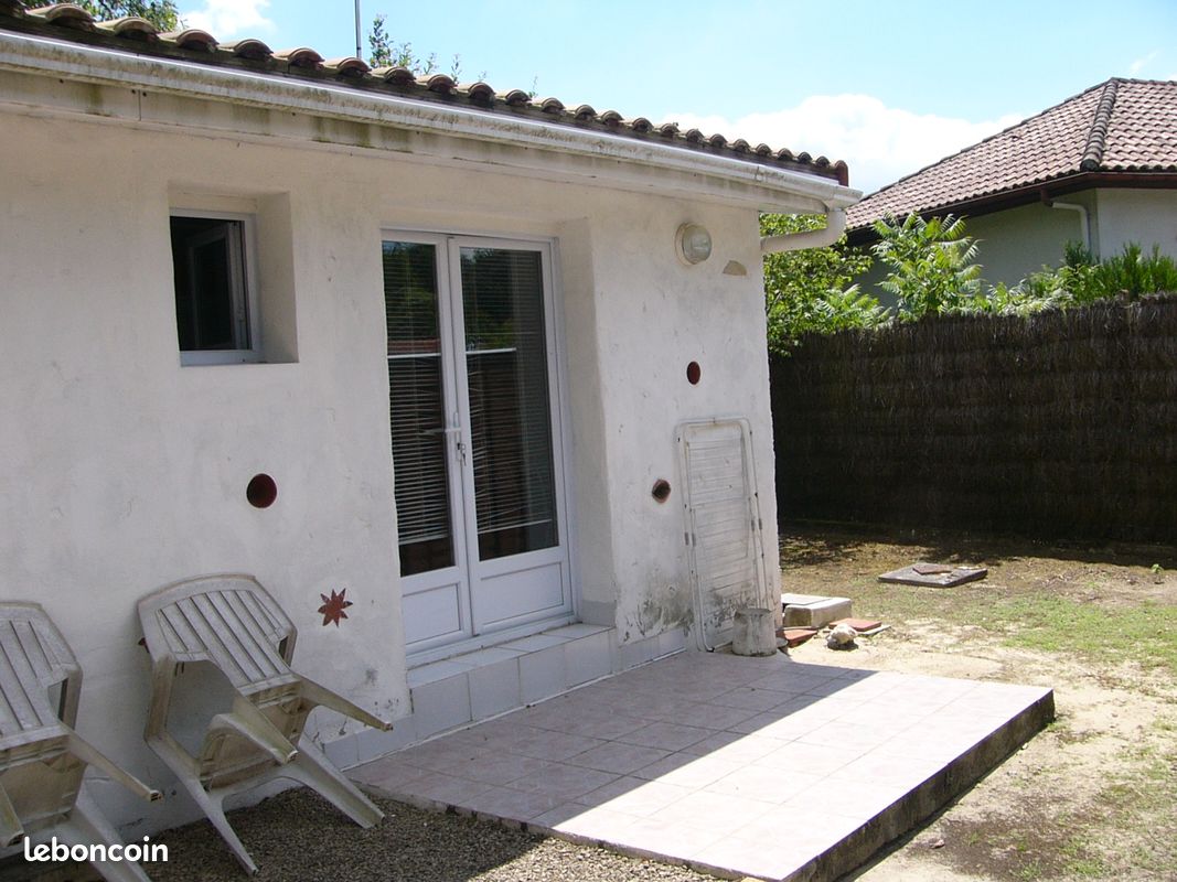 Appartement 1 pièce 21 m² · à Saint-Pierre-du-Mont · 21 m² · 300 €