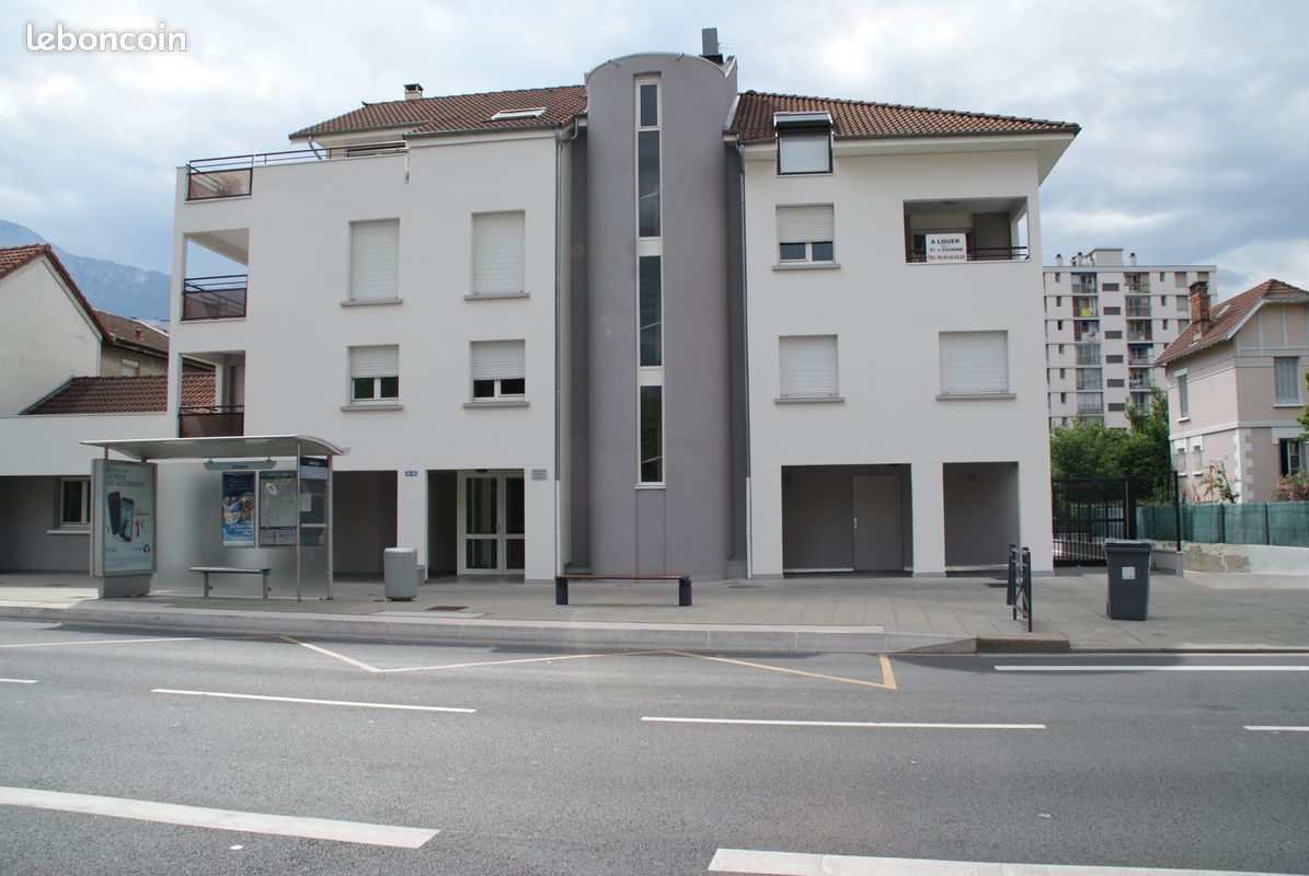 Appartement 1 pièce 24 m² · à Grenoble · 24 m² · 542 €