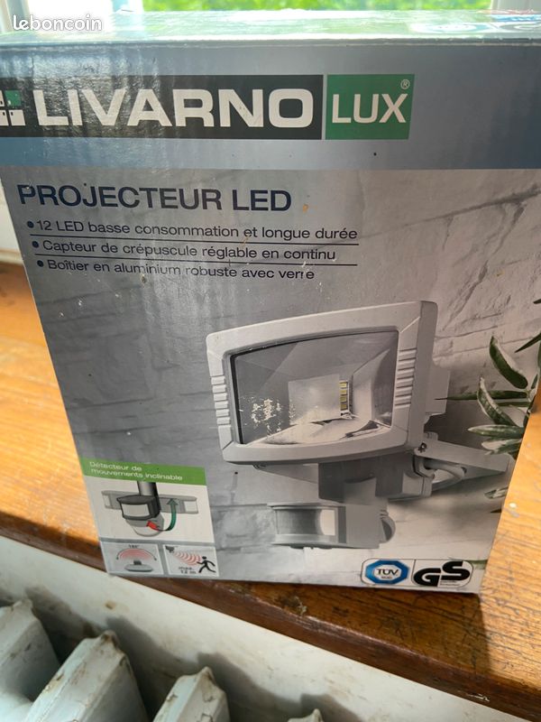 Projecteur led extérieur (image 2)