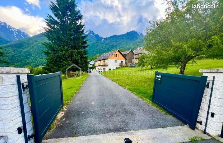 Maison 8 pièces 203 m²