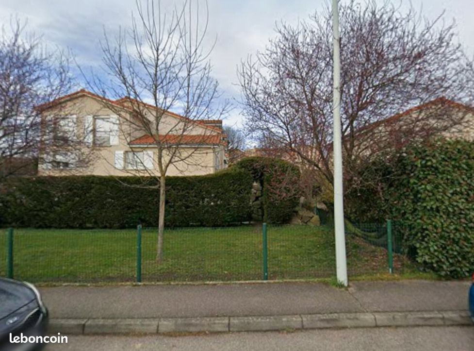 Garage Roche La Moliere · à Roche-la-Molière · 81 €/mois