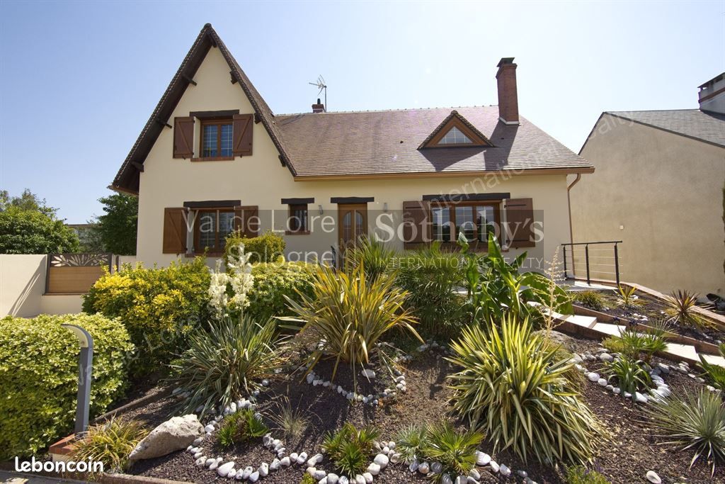 Maison 7 pièces 165 m² · à Fleury-les-Aubrais · 165 m² · 369 000 €