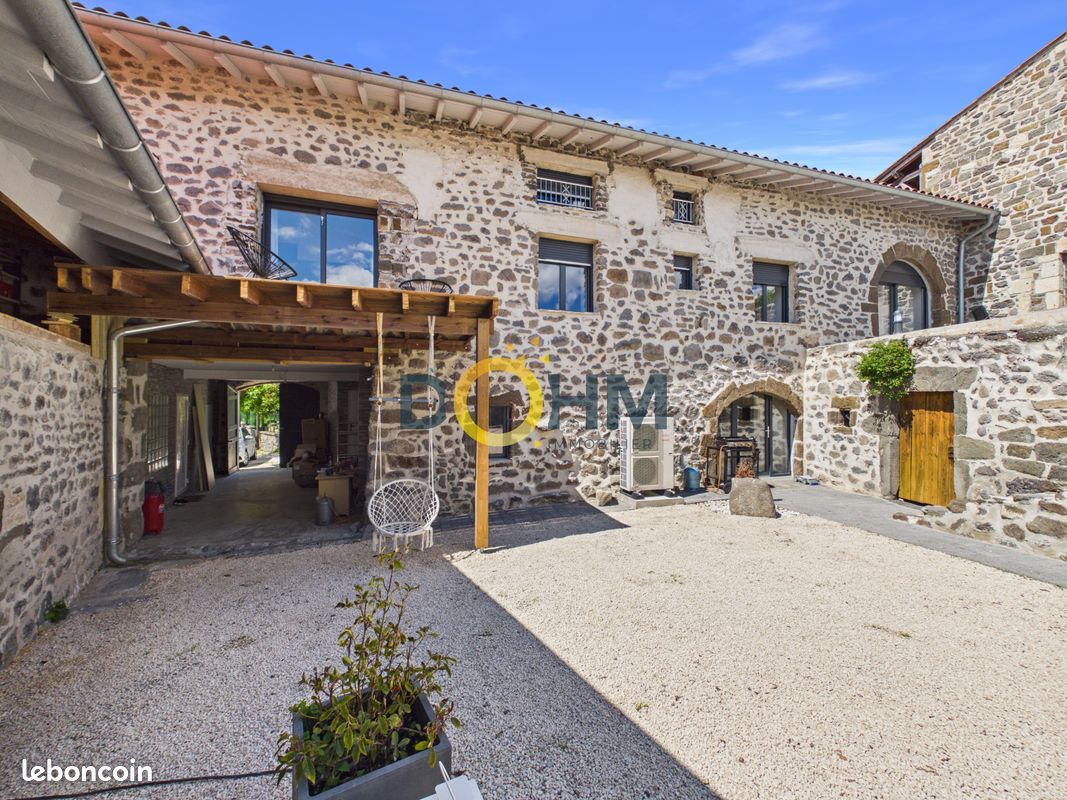 Maison 11 pièces 227 m² · à Polignac · 227 m² · 500 000 €
