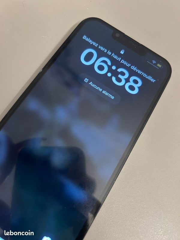 IPhone 14 Bleu 128 Go – Pour Pièces – Très Bon état Visuel