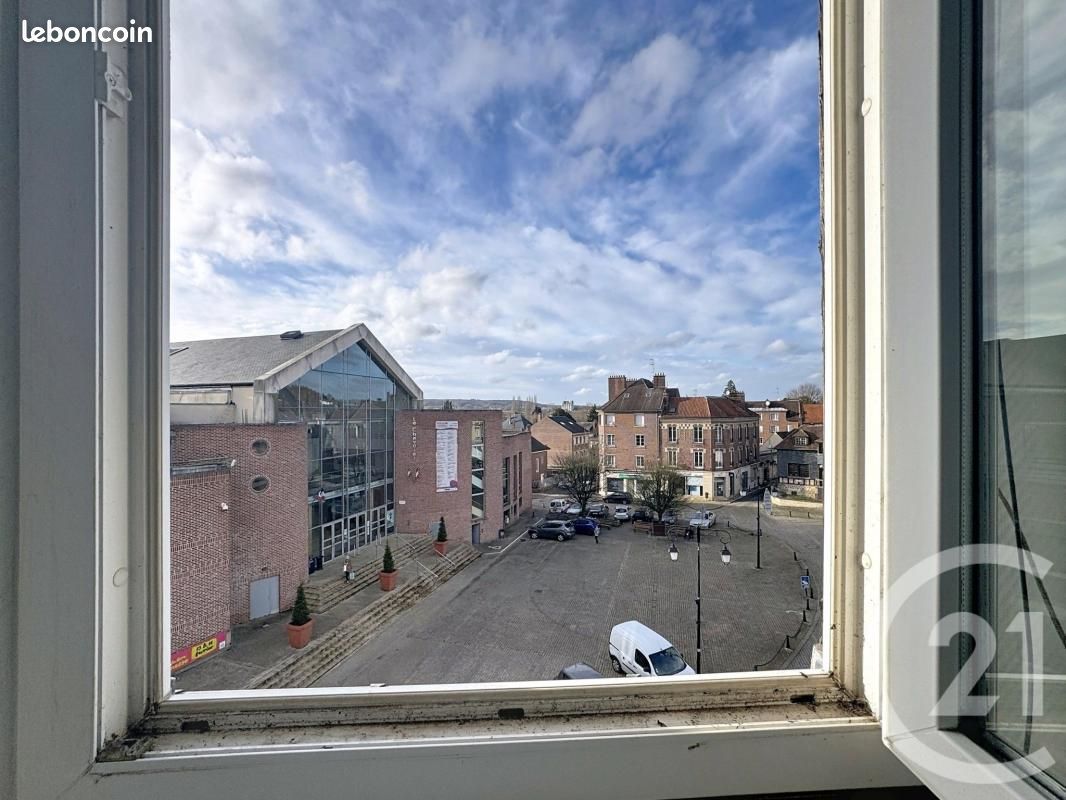 Appartement 3 pièces 55 m² · à Noyon · 55 m² · 530 €