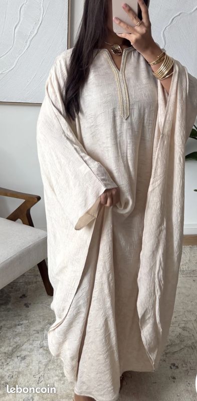 Robe (image 3)