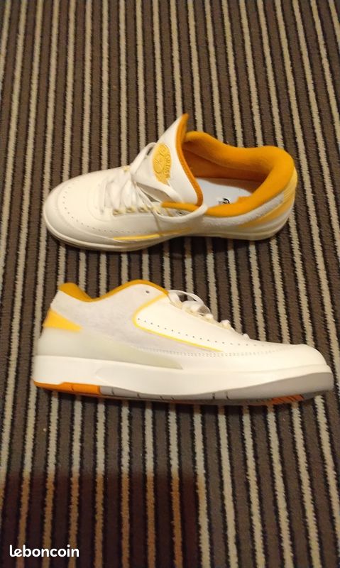 Basket Nike air Jordan blanche orange Chaussures